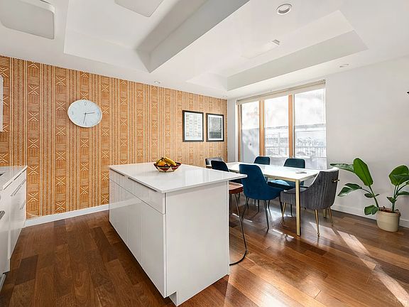 3rd image of 1089 Dekalb Ave #1