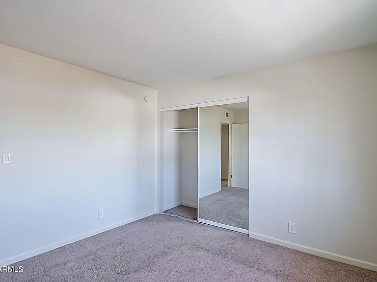 1237 E Lawrence Ln — Photo 14