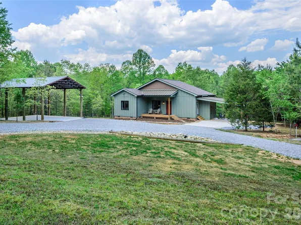 107 N Dakota Dr, Rutherfordton, NC 28139