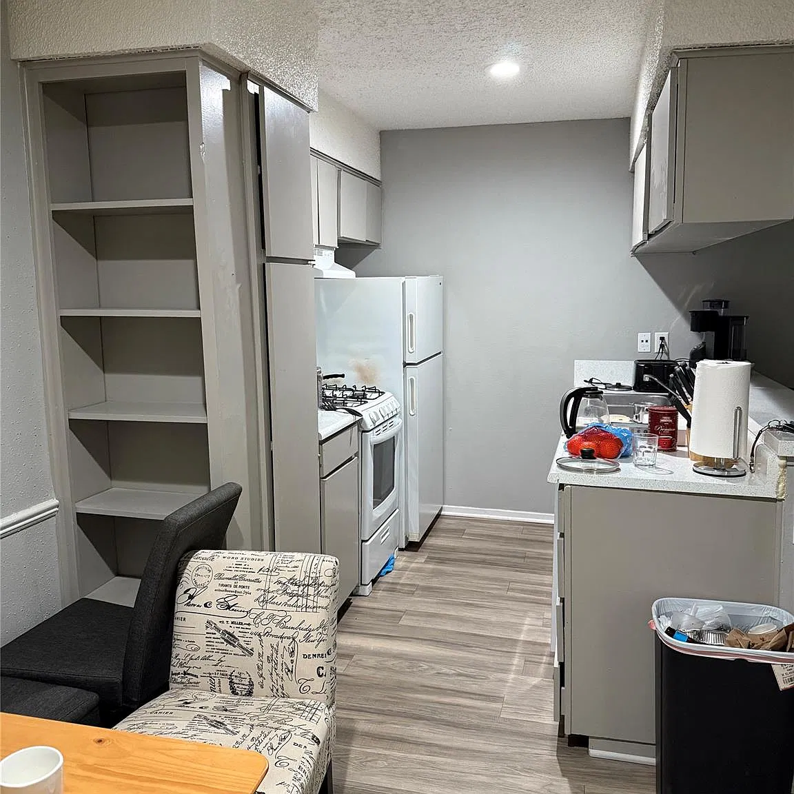 3 bed, 2.0 bath, 1200 sqft, $1,600 — Photo 2