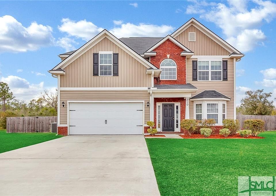 1st image of 210 NE Highland Pony Way