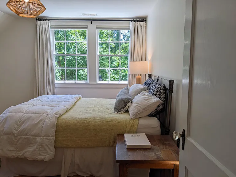 1421 Woodland Dr — Photo 25