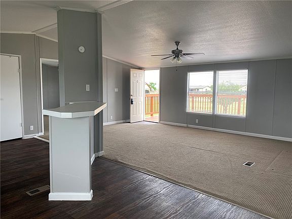 4th image of 110 Thomas Park Dr