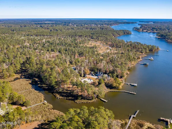 61 Waters Edge Lane W, Oriental, NC 28571