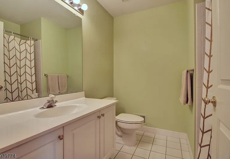 14 Mayflower Dr — Photo 17