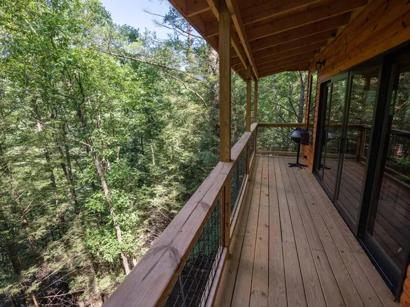 637 Cave Hollow Rd, Campton, KY 41301