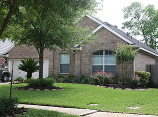 2407 Old River Ln, Richmond, TX 77406