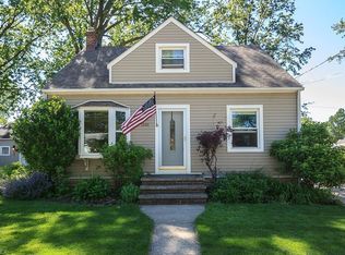 1886 Harding Dr, Wickliffe, OH 44092