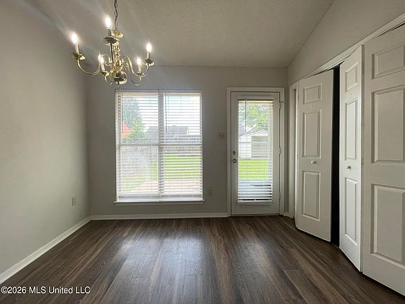 4th image of 1077 McGowan Dr