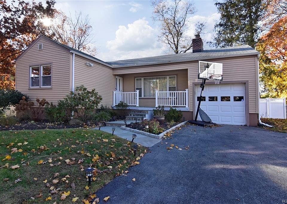 1st image of 148 Huntley Dr