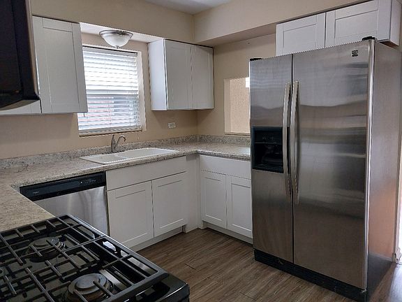 3rd image of 2928 W 99th St