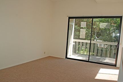 4th image of 4900 N Grand Ave APT 304