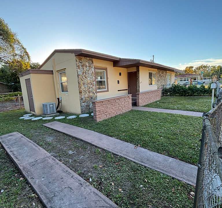 1st image of 4303 NW 14th Ave Unit 4303