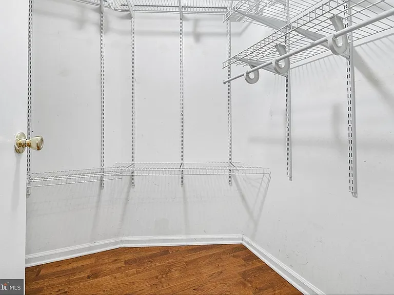 411 Derry Dr #411 — Photo 11