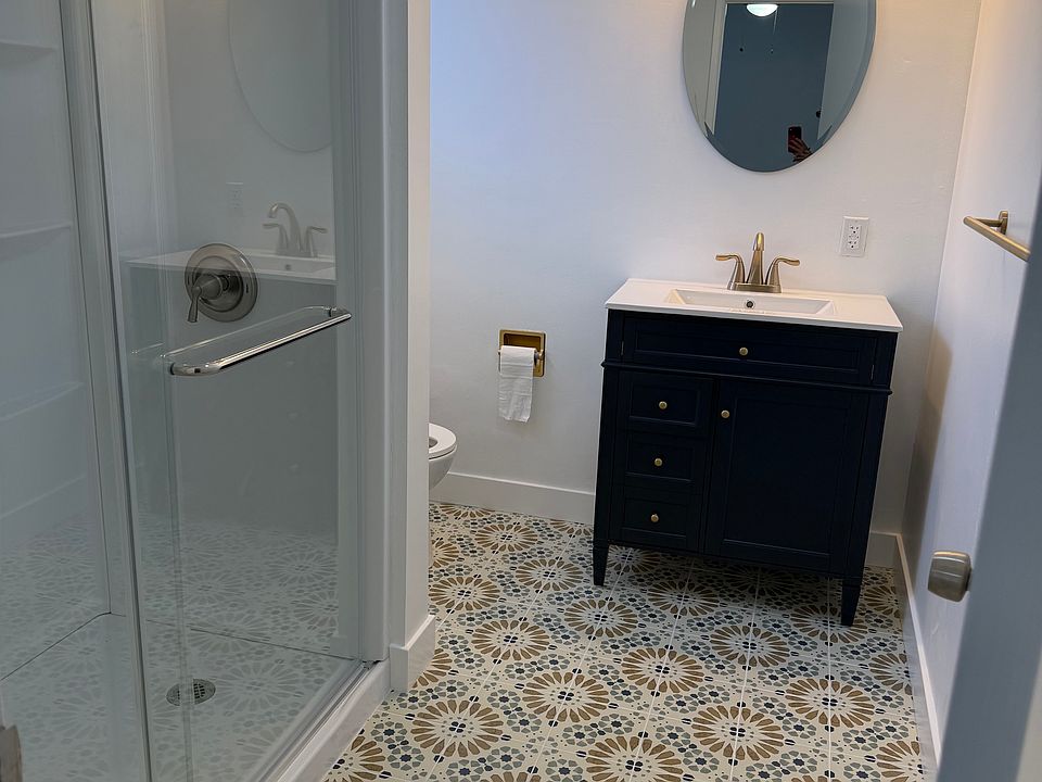 1st image of 4636 Gleason St #1/2