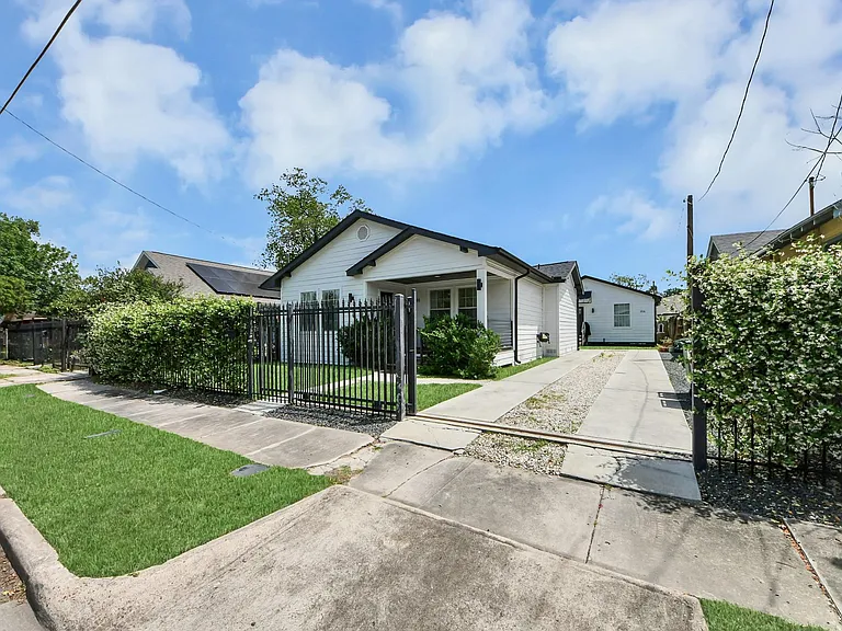 111 Jenkins St — Photo 22