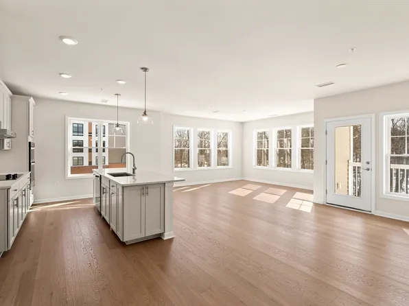 6 Stratton Dr #3307, Woburn, MA 01801