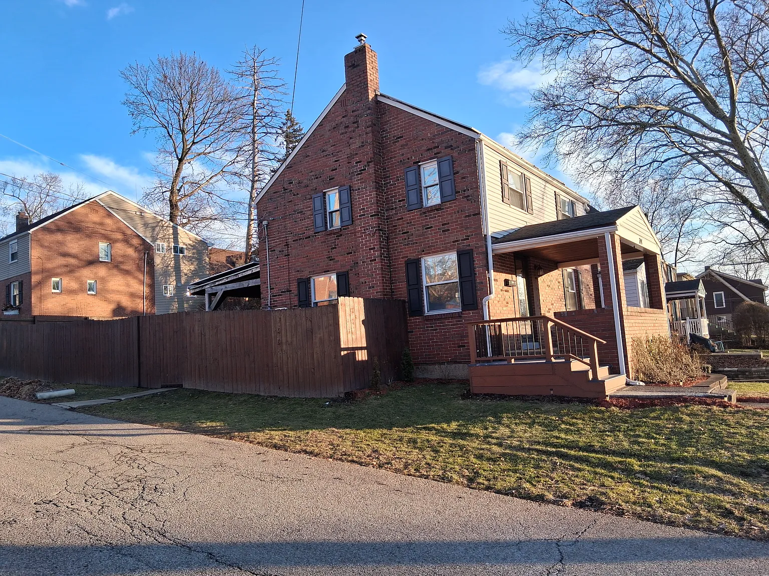3 bed, 1100 sqft, $1,600 — Photo 4
