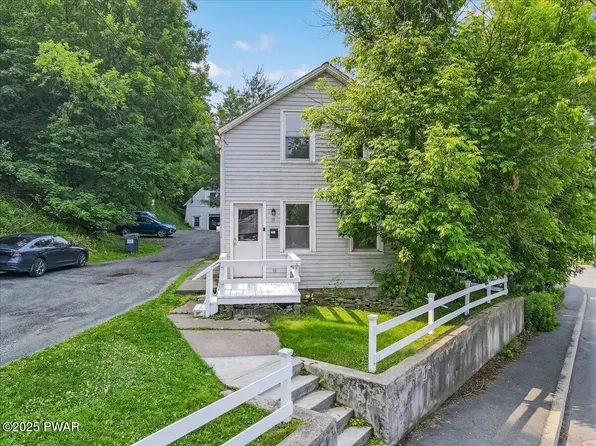 111 Cliff St, Honesdale, PA 18431