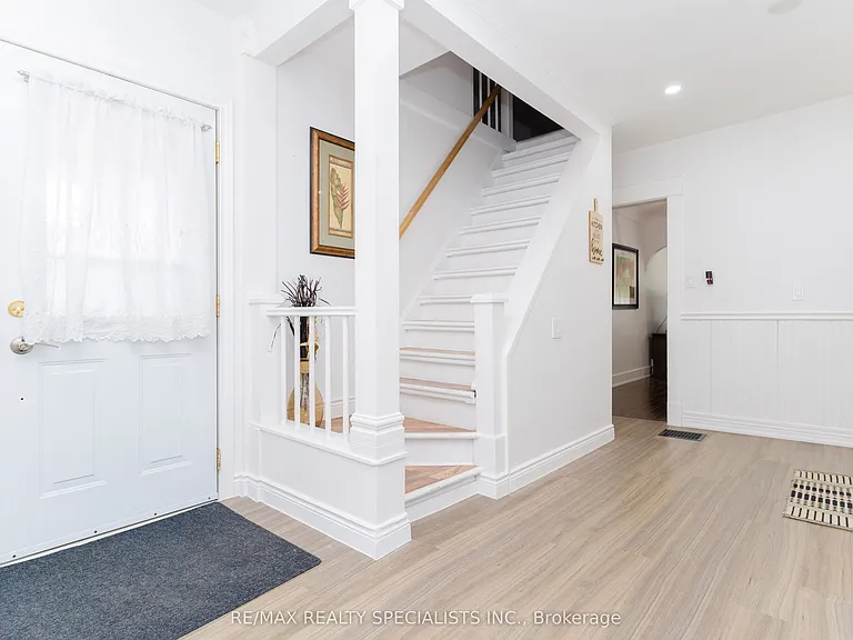 4397 Homewood Ave — Photo 12