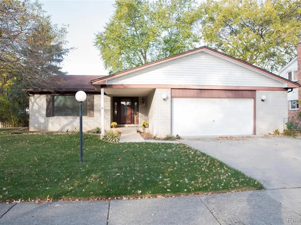 21664 Hall Rd, Woodhaven, MI 48183