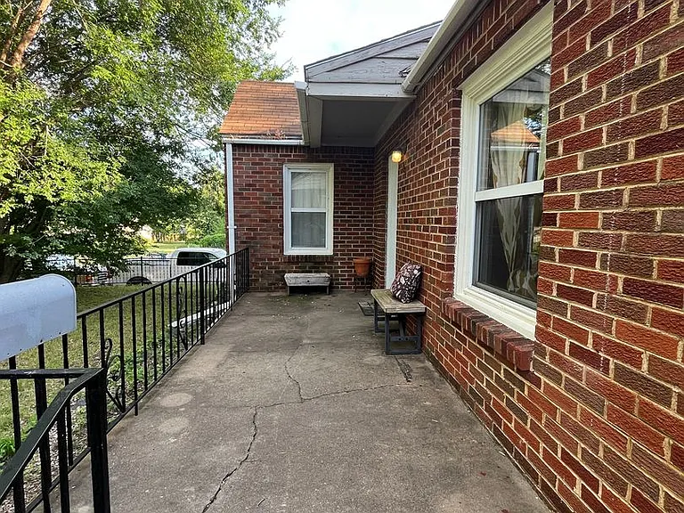 728 N Marion Ave — Photo 38