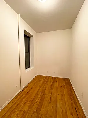 Rented by Jonis Realty | media 7
