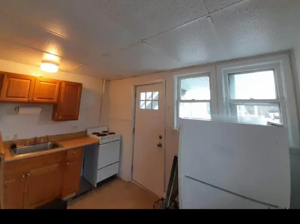 11 5th St, Corinth, NY 12822