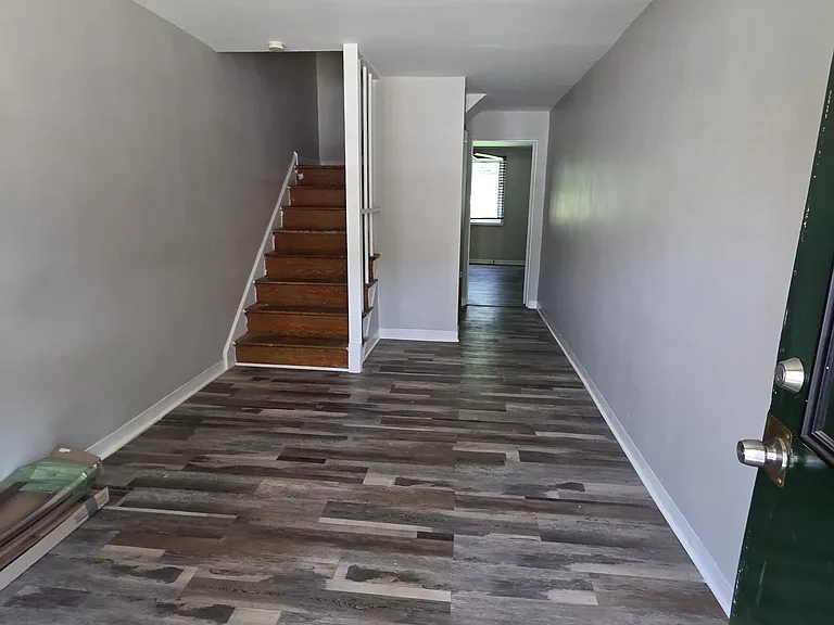 418 Shetland Rd — Photo 7