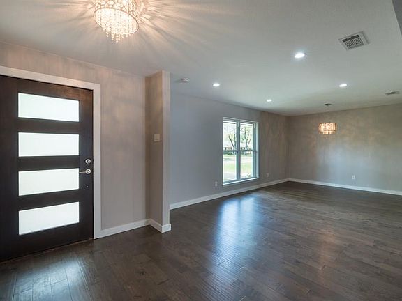 3rd image of 518 Sage Valley Dr