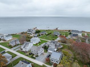 7 Mattakiset Rd, Mattapoisett, MA 02739