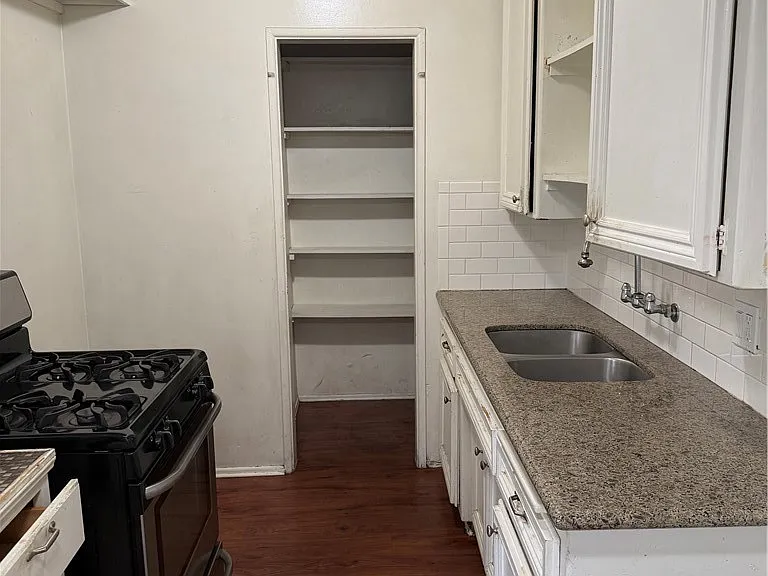 1108 W Valencia Dr — Photo 1