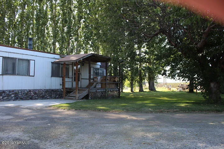 6590 Desmarais Rd photo 1