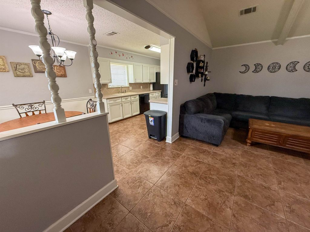 1925 Silver Oaks Dr, Orange, TX - More