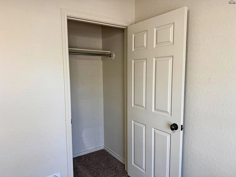 4710 Brookdale Dr — Photo 15