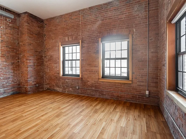 The Lofts at New Amsterdam — Photo 12