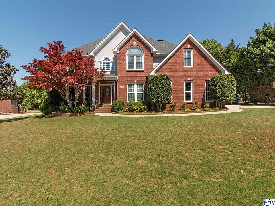 1st image of 107 Hidden Creek Dr