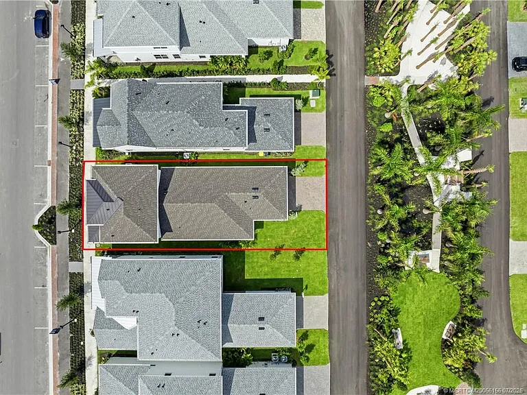 870 SW Newfield Ave — Photo 42