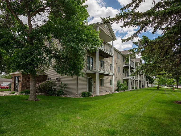Briar Pointe — Photo 25
