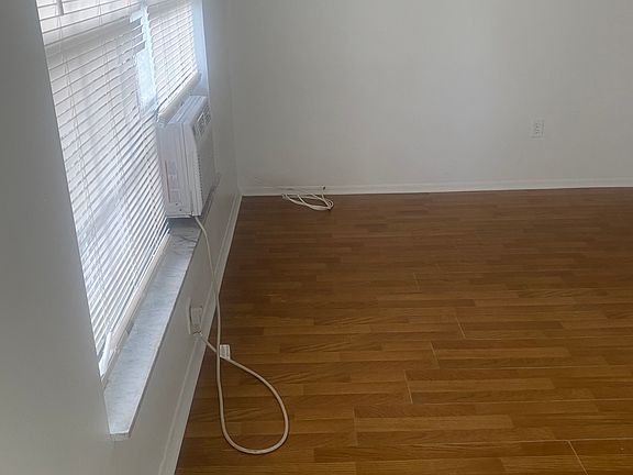 3rd image of 1401 New York Ave APT 4