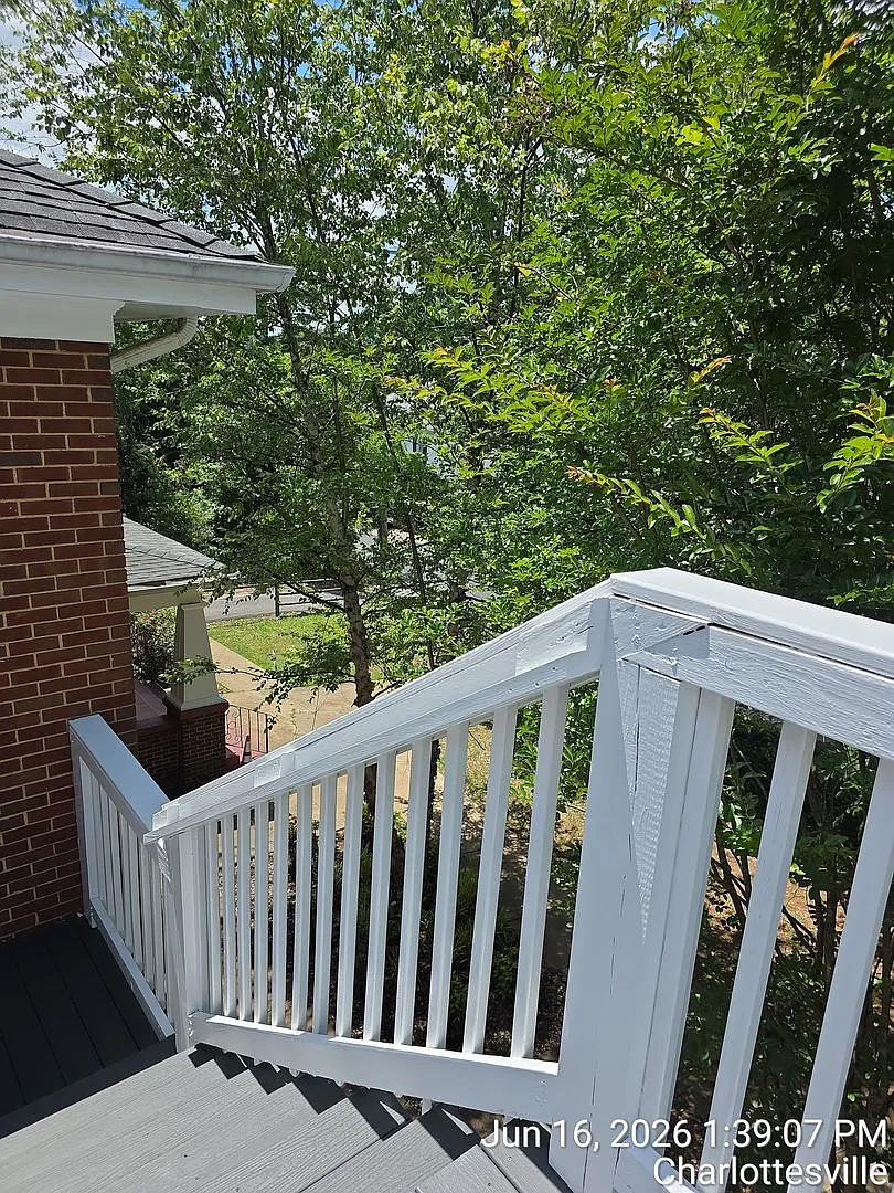 610 Rugby Rd D / Spacious 4-Bedroom Apartment in Prime Location Available 2027-2028 — Photo 4