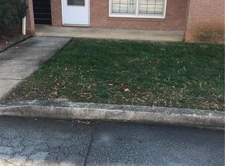 1107 E Robin Hood Rd, High Point, NC 27262