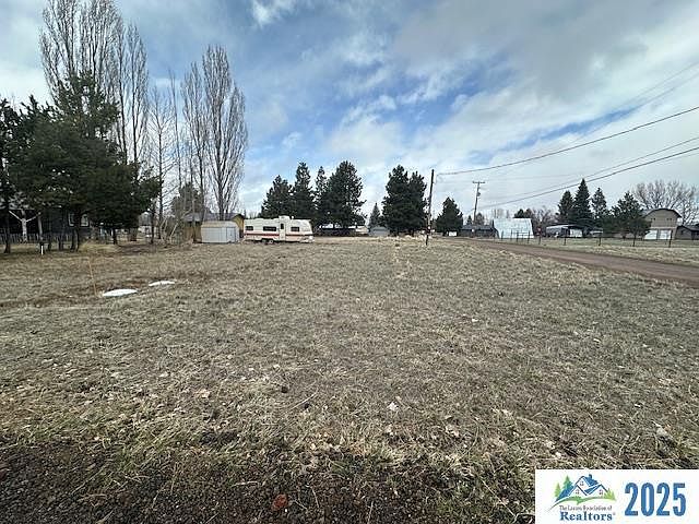 2nd image of 686-935 Fir Way