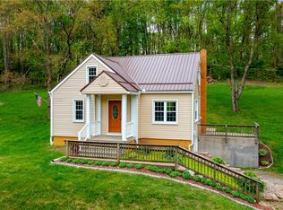973 Blackhawk Rd, Beaver Falls, PA 15010