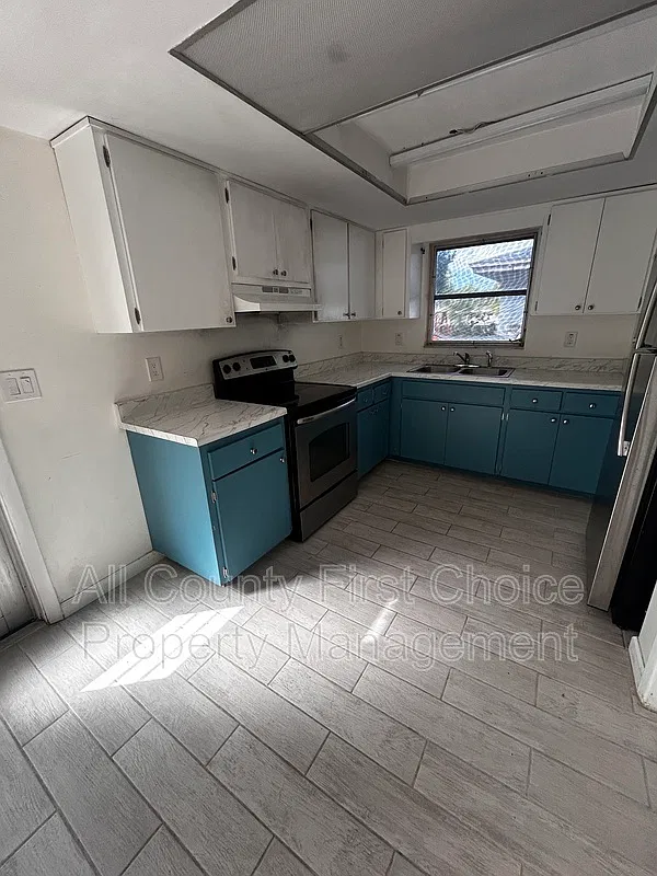 2 bed, 2.0 bath, 1028 sqft, $1,995 — Photo 2