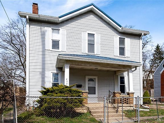 3rd image of 202 E 3rd St