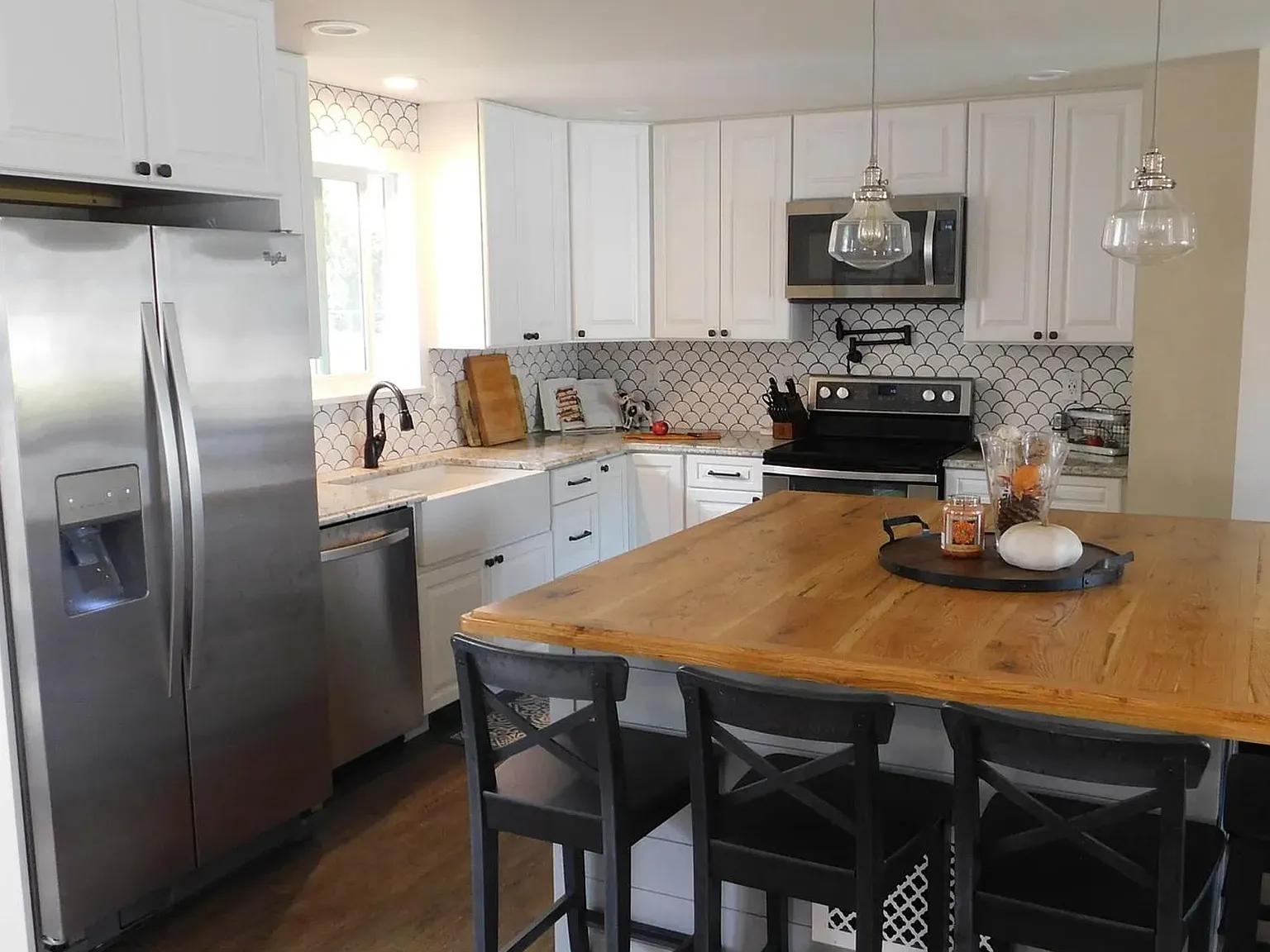 3 bed, 1850 sqft, $3,350 — Photo 3