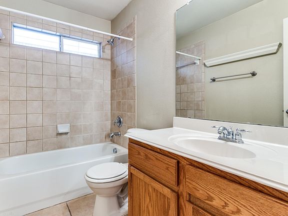 5th image of 4824 Summer Oaks Ln