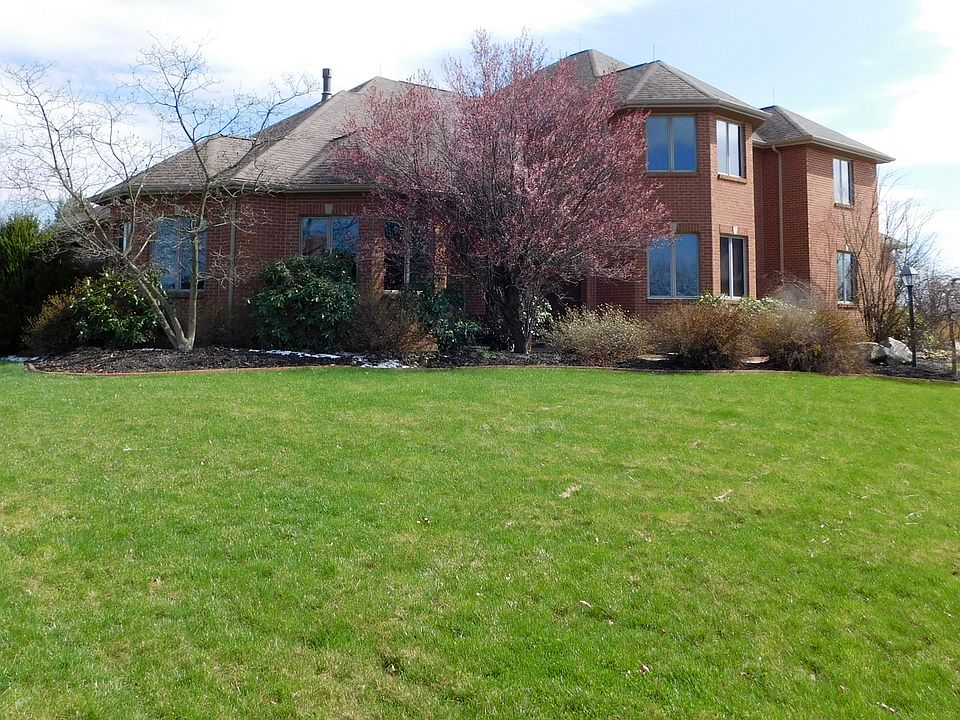 1st image of 610 Oakhurst Dr