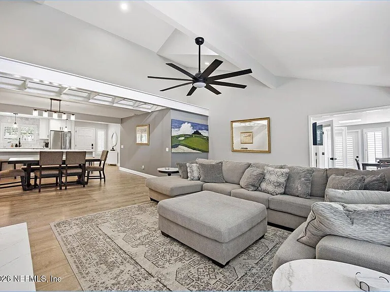 64 Players Club Villas Rd — Photo 9